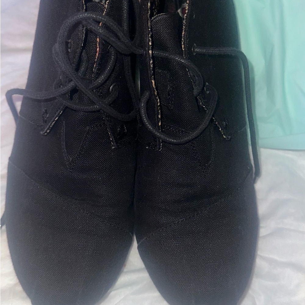 Woman’s bob shoes size 9.5
